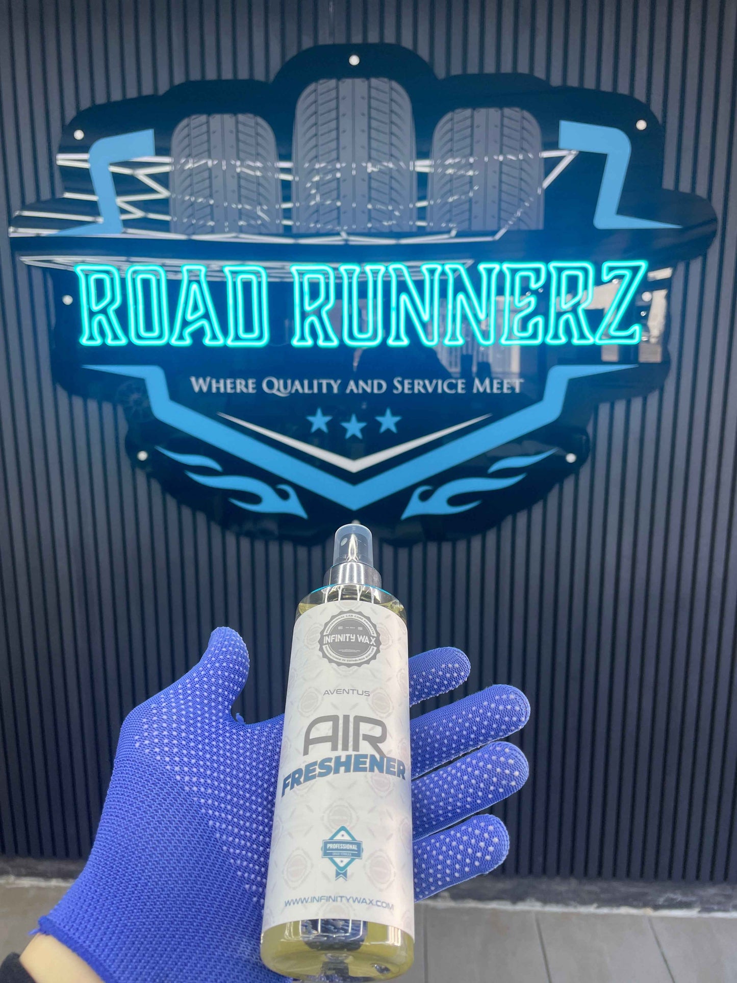 INFINITY WAX AIR FRESHENER AVENTUS