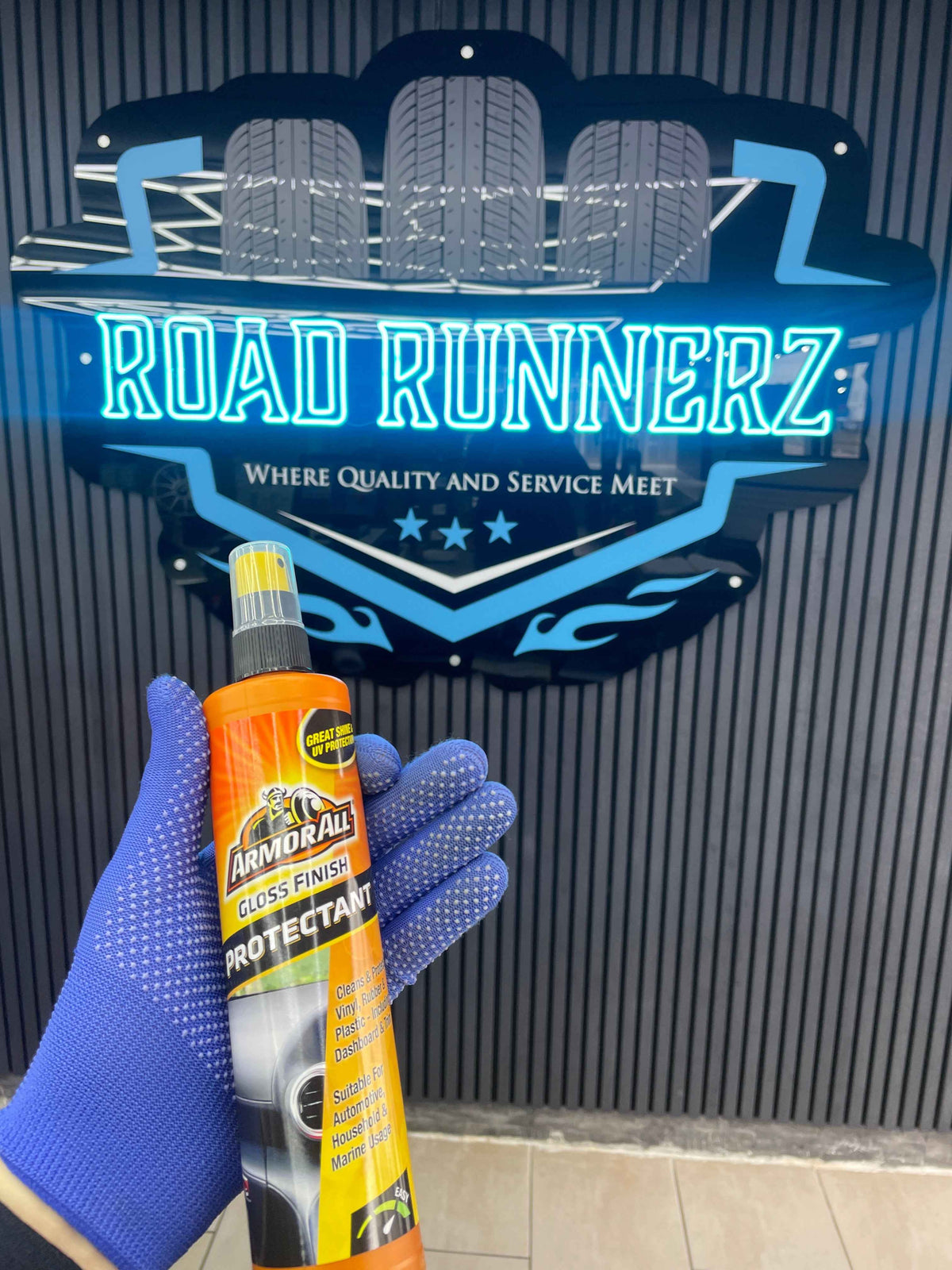 ARMORALL GLOSS FINISH PROTECTANT SPRAY